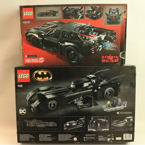 424 - Two Lego Batman Batmobiles to include large set 76139 1989 Batmobile (model a little dusty) and Tech... 