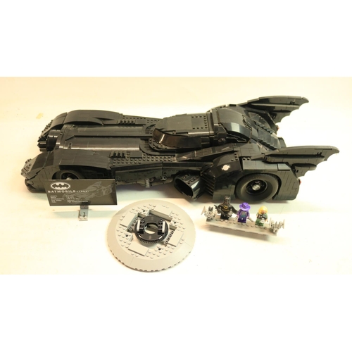 424 - Two Lego Batman Batmobiles to include large set 76139 1989 Batmobile (model a little dusty) and Tech... 