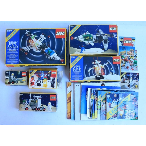 434 - Six boxed Lego Space sets to include Light & Sound System sets 6750 and 6780 plus standard sets 894,... 