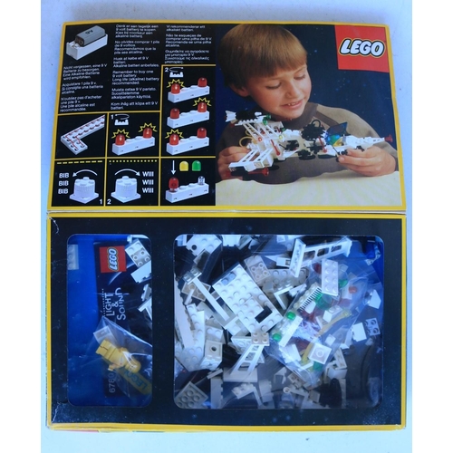 434 - Six boxed Lego Space sets to include Light & Sound System sets 6750 and 6780 plus standard sets 894,... 