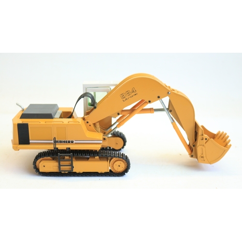 99 - Collection of 1/50 scale diecast plant machinery models from Norscott to include 2x CAT 365 B L Exca... 