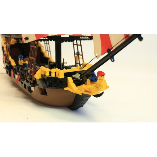 428 - Built up Lego 6285 Black Seas Barracuda Pirate Ship in excellent condition, with good condition inst... 