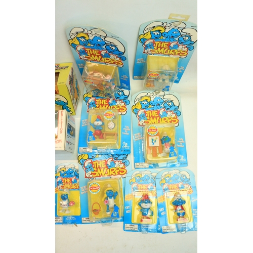 521 - Collection of Smurf themed toys, models, games, puzzles, magazines (including foreign language editi... 