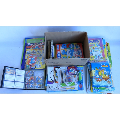 522 - Smurf collection to include soft toys, playing cards, top trumps, 3D View Master, masks, activity bo... 