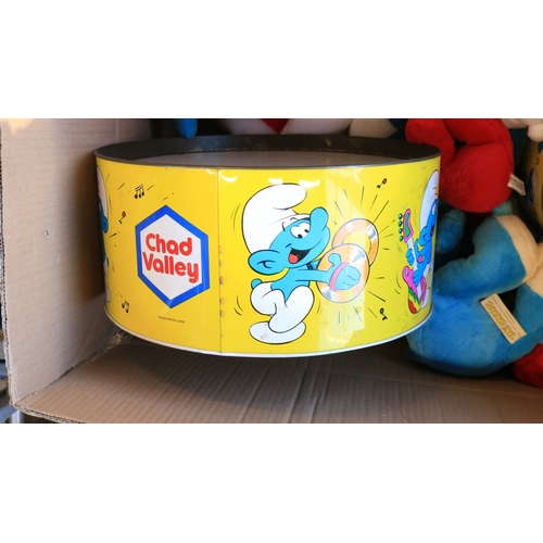 522 - Smurf collection to include soft toys, playing cards, top trumps, 3D View Master, masks, activity bo... 