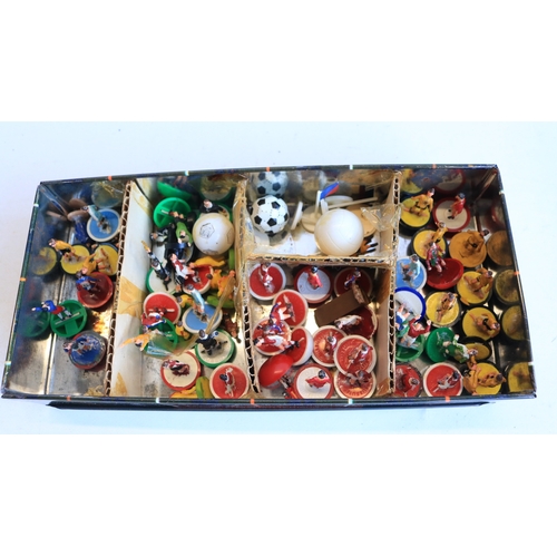 604 - Collection of Subbuteo table football to include a Floodlighting Edition box Set, teams (many figure... 