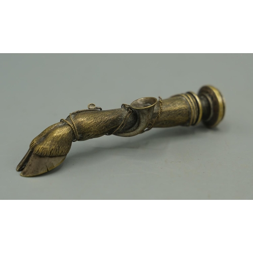 1408 - Early 20th century cast metal Deer slot pipe tamper, with rope tied hunting horn detail and screw of... 