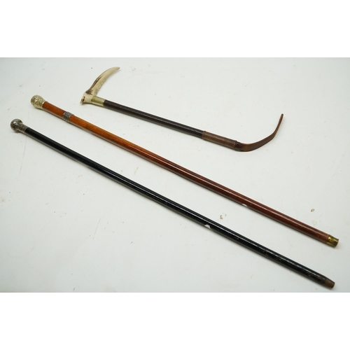 1406 - Swaine of England staghorn hunting whip, Victorian mallacca walking cane with silver mounts, 91cm (m... 