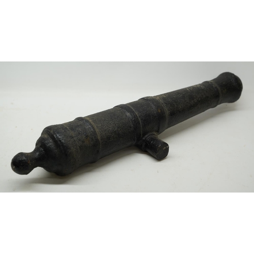 1368 - Reproduction 18th/19th century style heavy cast signal cannon barrel, 72cm