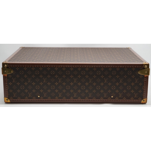 1420 - Louis Vuitton trunk case, brown monogram canvas, rounded leather carrying handle, with gold coloured... 