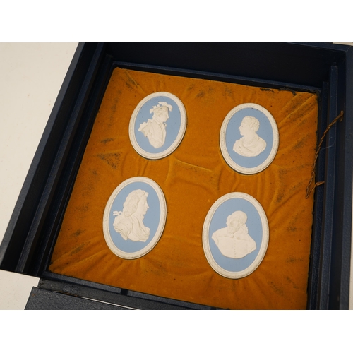 1142 - Wedgwood Jasper Portrait Medallions, 1973 Limited Edition 33/200, produced in association with the N... 