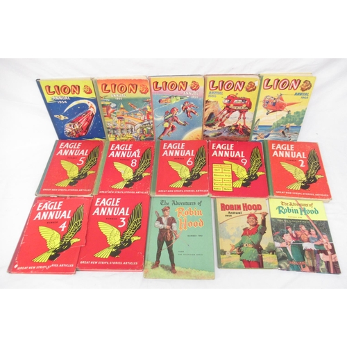 592 - Large mixed collection of children's annuals to inc. The Hotspur Book for Boys, The Wizard Book for ... 