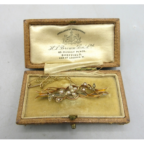 7 - Edwardian yellow metal bar brooch set with seed pearls, no visible hallmark, 2.63g

Shipping £23.00 ... 