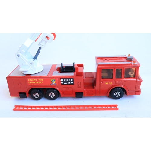 110 - Collection of mostly boxed and generally vintage 1970's/80's diecast fire engine models from Corgi, ... 