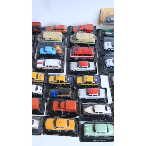 117 - Collection of good quality generally 1/43 scale diecast blister pack model vehicles (some with inclu... 