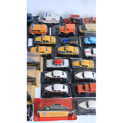 117 - Collection of good quality generally 1/43 scale diecast blister pack model vehicles (some with inclu... 