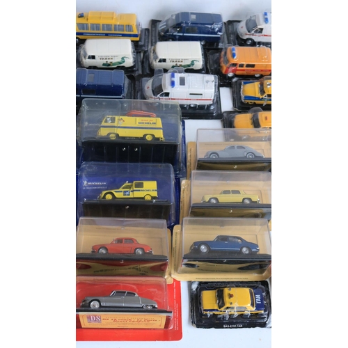 117 - Collection of good quality generally 1/43 scale diecast blister pack model vehicles (some with inclu... 