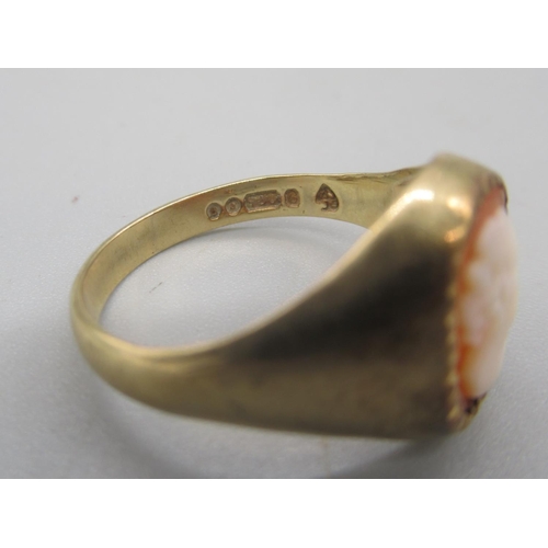 41 - 9ct yellow gold signet style ring set with cameo, stamped 375, size Q, 2.93g

Shipping £20.00 plus v... 