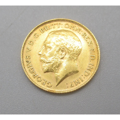 64 - Geo.V 1911 half sovereign, 4.00g

Shipping £20.00 plus vat (UK Only)