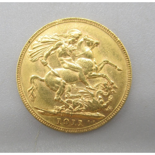 62 - Geo.V 1911 full sovereign, 8.00g

Shipping £20.00 plus vat (UK Only)