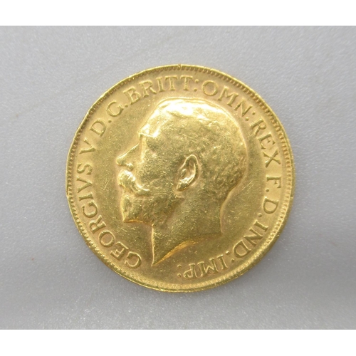 62 - Geo.V 1911 full sovereign, 8.00g

Shipping £20.00 plus vat (UK Only)