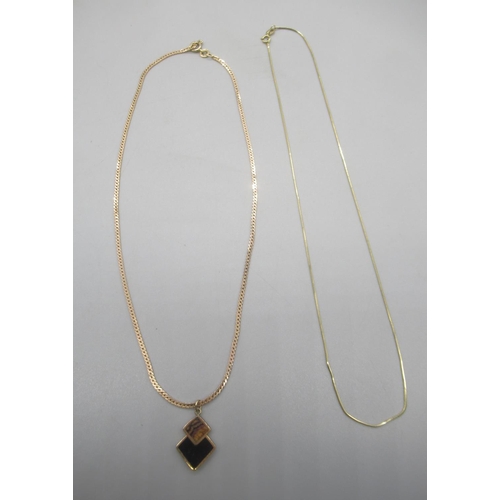 151 - 9ct yellow gold pendant set with onyx and blue john, on flat chain necklace, a fine 9ct yellow gold ... 