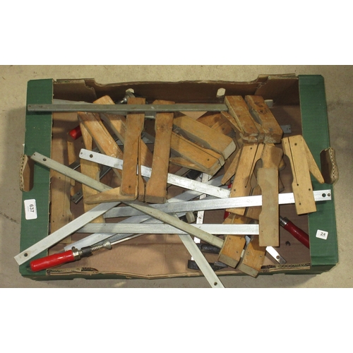 637 - Assortment of wooden clamps for woodworking, including Klemmsia. A/F, (qty)

POA  https://www.bradle... 