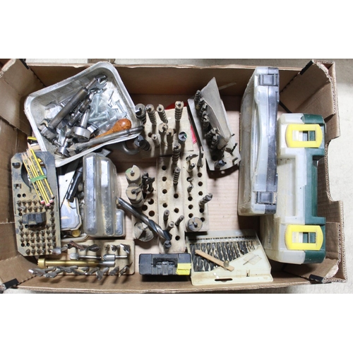 647 - Mixed selection of tools, including array of drill bits, vintage screw drivers, saws, hammers etc. (... 