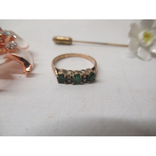 160 - Yellow metal ring set with emeralds and diamonds, size L, 1.68g, faux pearls and costume jewellery

... 