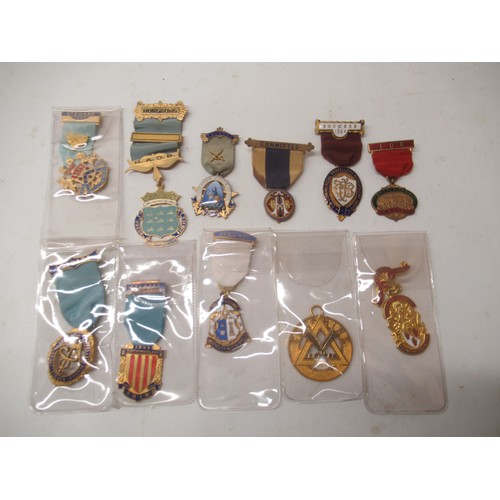 174 - Royal masonic Institute for Boys 1967 medal, and a collection of similar medals, some of Masonic int... 