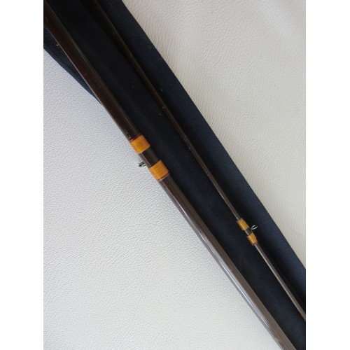 612 - House of Hardy 8' 6'' two-section graphite fly rod, complete with original blue canvas sleeve

POA  ... 