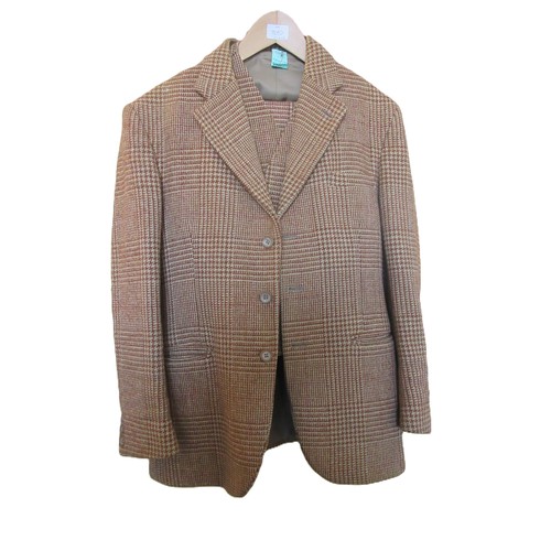 644 - Vintage Jonathan Ross brown and cream tweed three-piece shooting suit (waist 40cm, jacket width 48cm... 