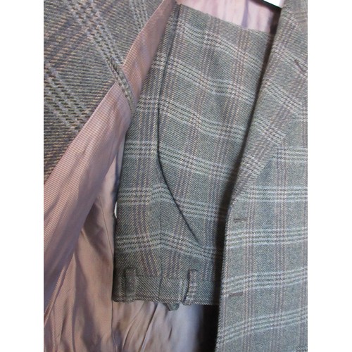 643 - Purdey green tweed shooting suit jacket (size 42) and matching trousers (waist 32'')