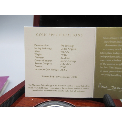 38 - The Royal Mint - Queen Elizabeth II Memorial Sovereign 2022 Gold Proof Coin encapsulated in case wit... 