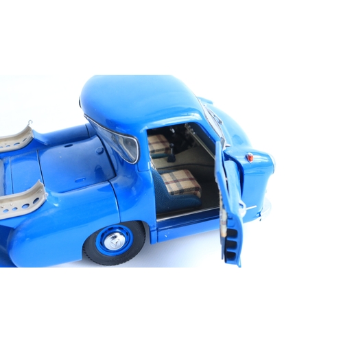 333 - CMC 1/18 scale M-036 Mercedes-Benz 1954 Renntransporter highly detailed diecast metal model vehicle,... 