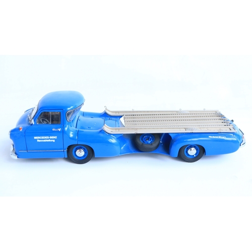333 - CMC 1/18 scale M-036 Mercedes-Benz 1954 Renntransporter highly detailed diecast metal model vehicle,... 