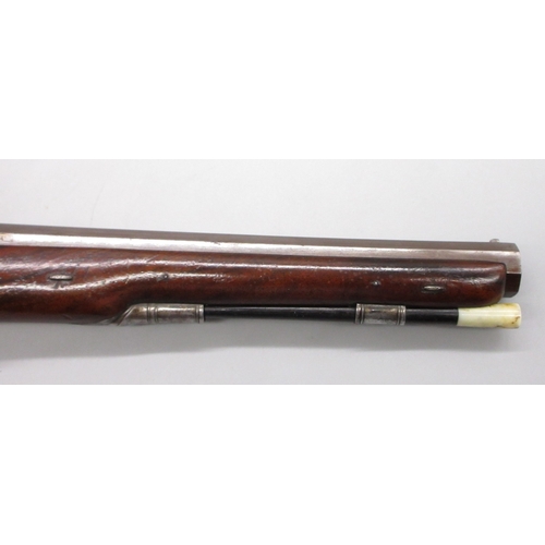 60 - Pair of Irish 18 bore flintlock duelling pistols by `Rainsford Dublin', 10