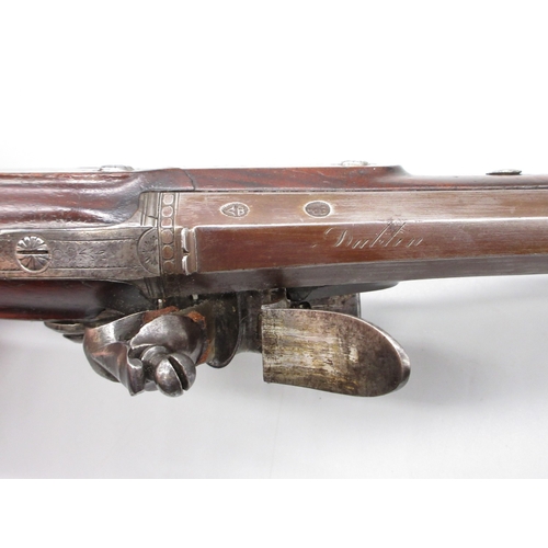 60 - Pair of Irish 18 bore flintlock duelling pistols by `Rainsford Dublin', 10