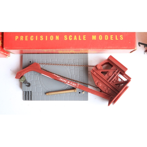 Collection of Triang, and Triang Hornby OO gauge railway models to ...