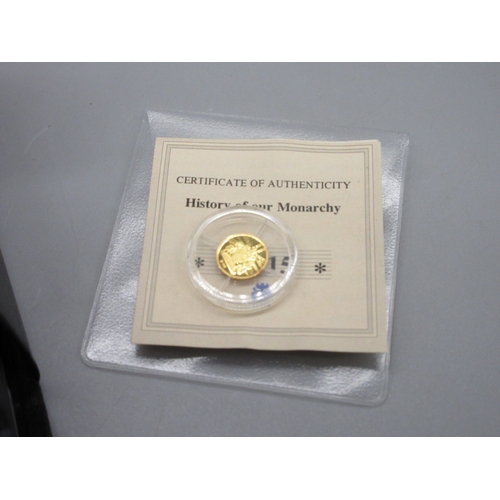 28 - The London Mint Office - The First Churchill Gold Quarter-Sovereign encapsulated in case with COA an... 
