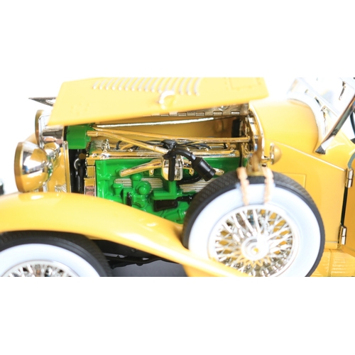 51 - 1/18 scale Greenlight Hollywood series limited edition diecast Gatsby Motion Picture Duesenberg II S... 