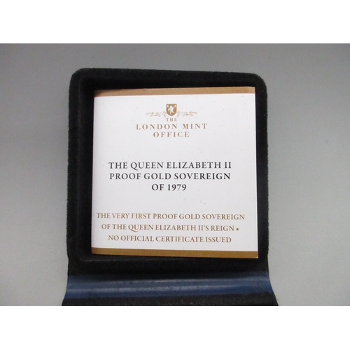 11 - The London Mint Office - The Queen Elizabeth II Proof Gold Sovereign of 1979, encapsulated in case w... 