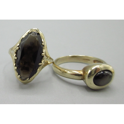 27 - 9ct yellow gold cocktail ring set with smoky quartz, stamped 375, size O, 9ct yellow gold ring set w... 