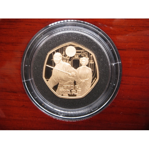 33 - The Royal Mint - Luke Skywalker and Princess Leia 2023 UK 50p Gold Proof Coin No.118/200, encapsulat... 