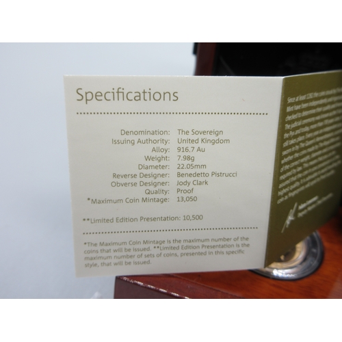 19 - The Royal Mint - The Sovereign 2017 Gold Proof Coin encapsulated in case with COA, No.01768/10500

B... 