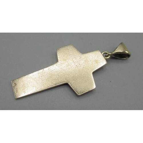 1018 - 9ct yellow gold crucifix pendant, central set ancient hammered coin, textured surface, stamped 9ct, ... 