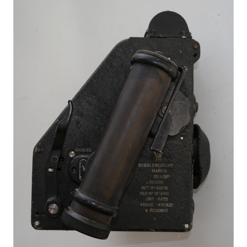139 - WWII Air Ministry Mk IX  Bubble Sextant, serial number 1271/40, Type 10 RAF compass in original wood... 