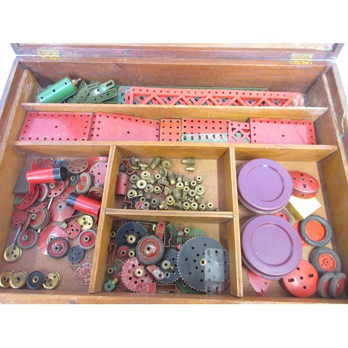 Meccano-Collection of Meccano to include vintage sets, one modern set ...