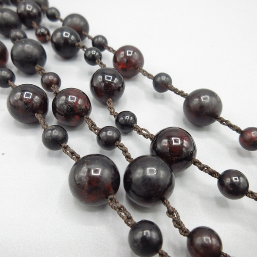 1038 - Victorian deep red cherry amber strung triple knot bead necklace, beads of alternating size, L115cm,... 