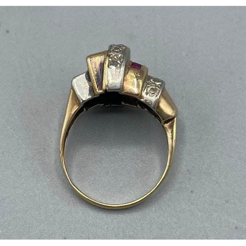 1024 - 18ct yellow gold Art Deco style ring with graduating levels set with diamonds and rubies, stamped 18... 